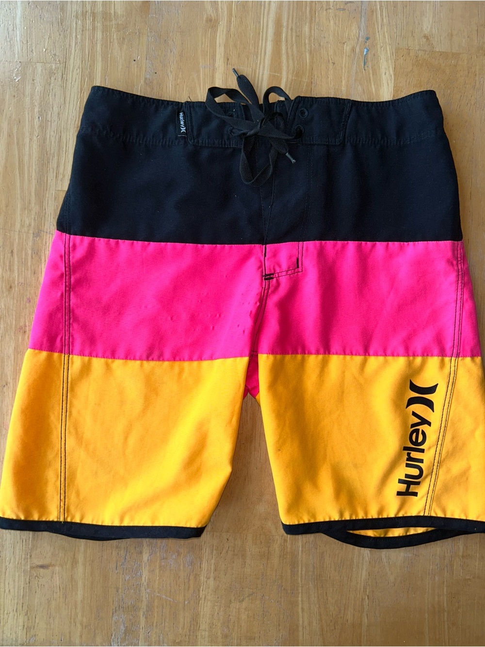 Hurley kid youth board size 7 shirts swimsuit swimtrunks swim shorts black pink
